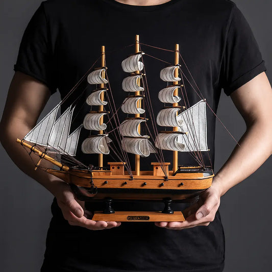 Cutty Sark – Escultura Náutica em Madeira Artesanal