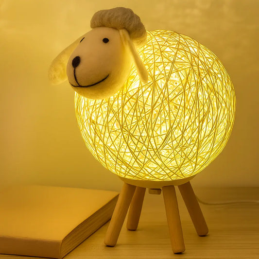 Lãluz – Escultura Iluminada com Formato de Ovelha